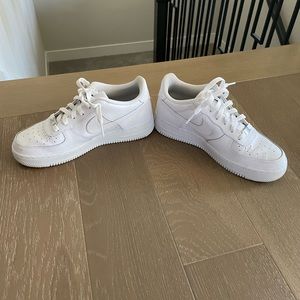 WOMENS NIKE AIR FORCE 1’s